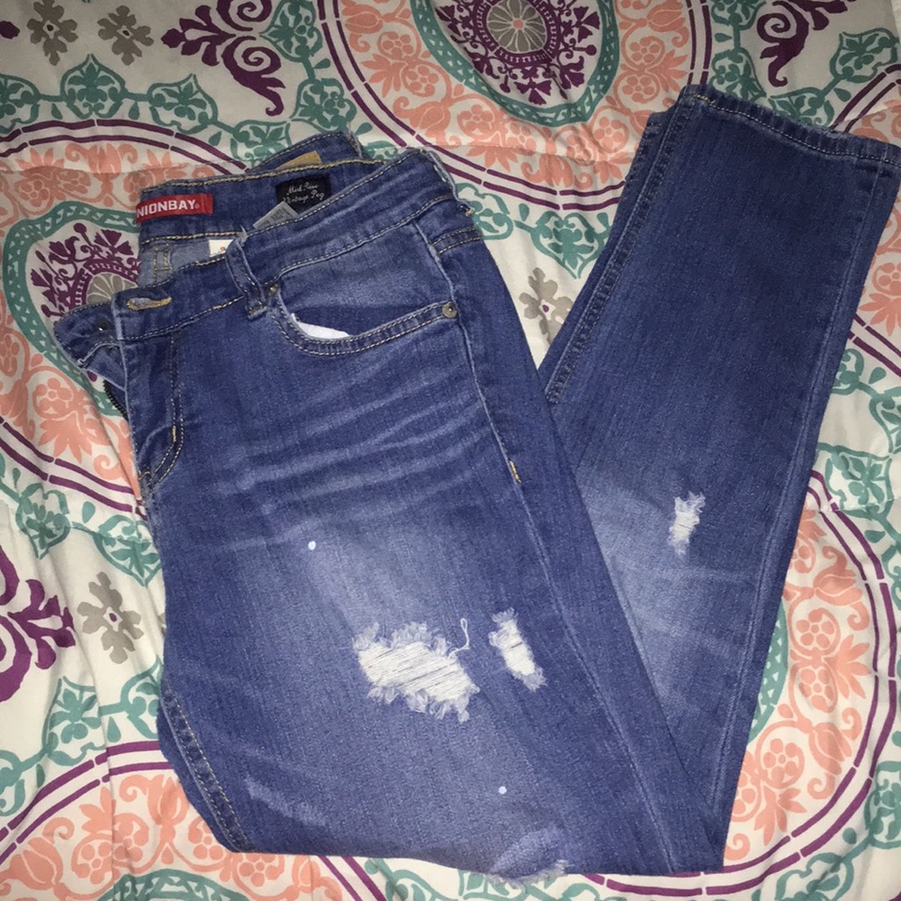 Mid rise Vintage Ripped Jeans